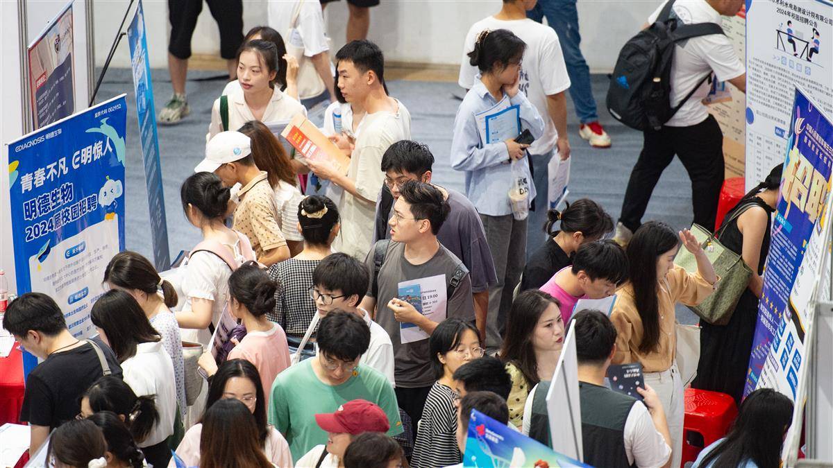 盘龙棋牌地址